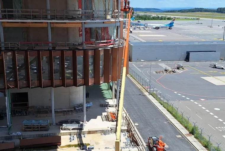SKYPARK – Aéroport de Luxembourg - Geometre - geotop